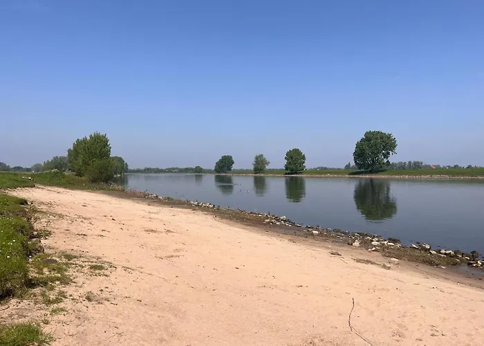 招待所 Bed En Bedford 4*